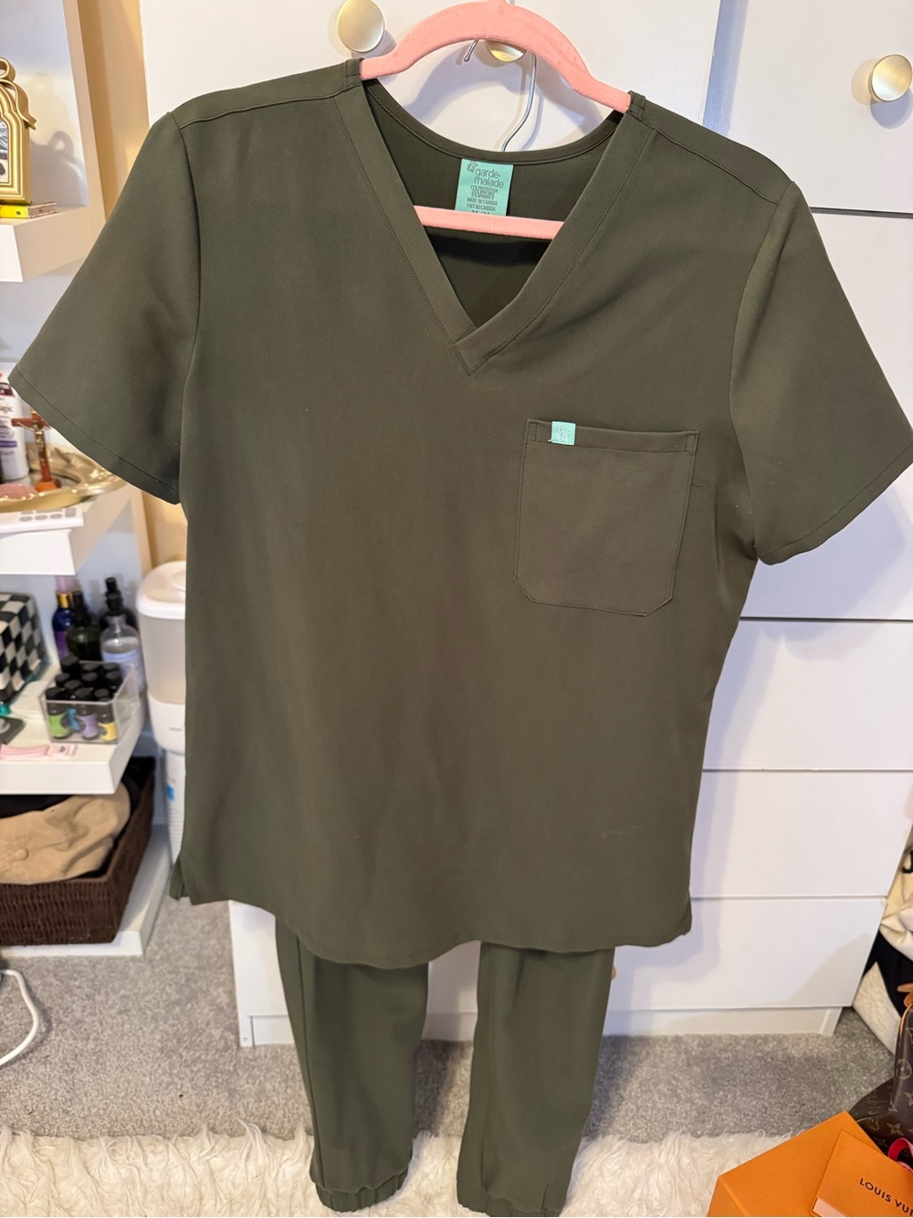 Garde-Malade Olive Green Scrub set